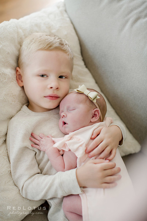 newborn photography siblings