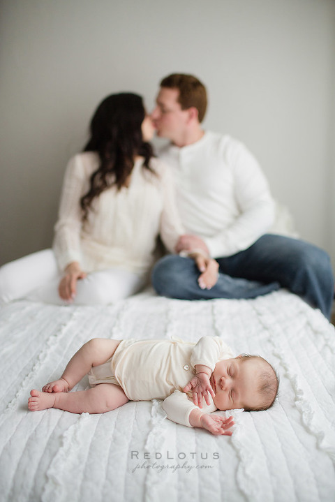 creative newborn poses natural