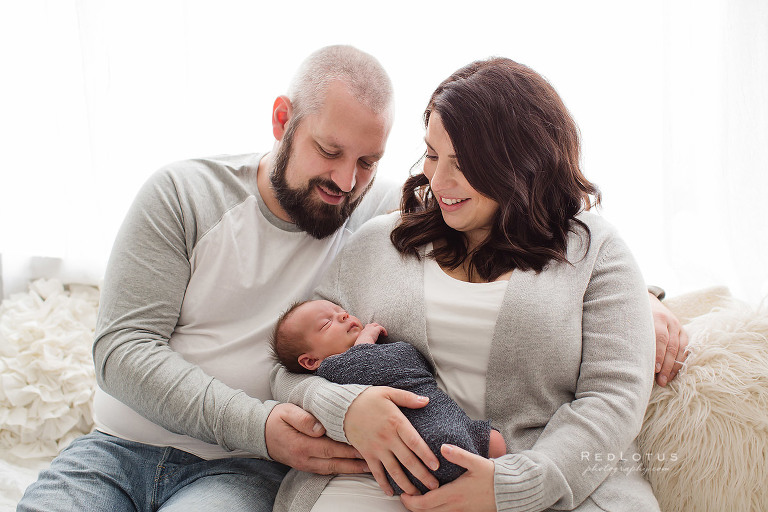 photography studio Pittsburgh newborn parents and baby pose