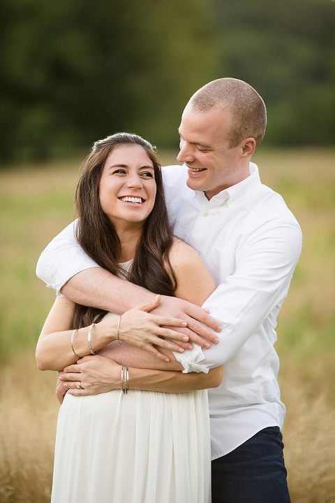 maternity photos natural poses lifestyle