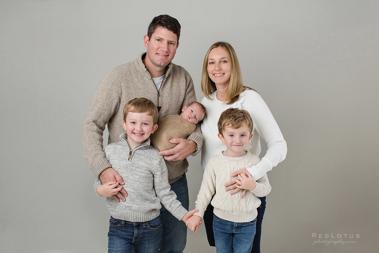 family portrait pittsburgh newborn baby with family