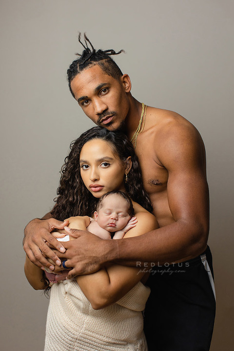best newborn photographer Pittsburgh beautiful classic family pose